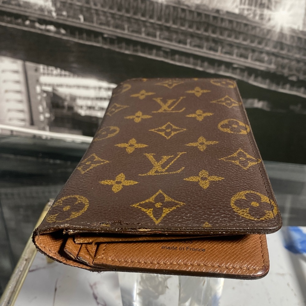 Authentic Louis Vuitton Monogram Brazza unisex Wa… - image 15